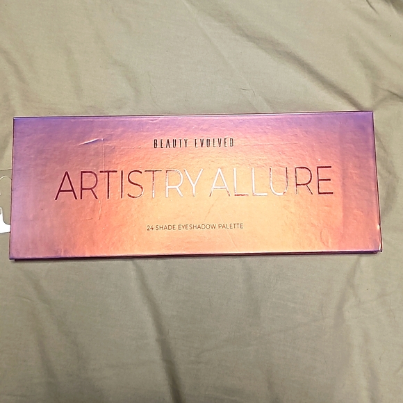 Beauty evolved artistry Allure 24 shade eyeshadow palette - Picture 2 of 5